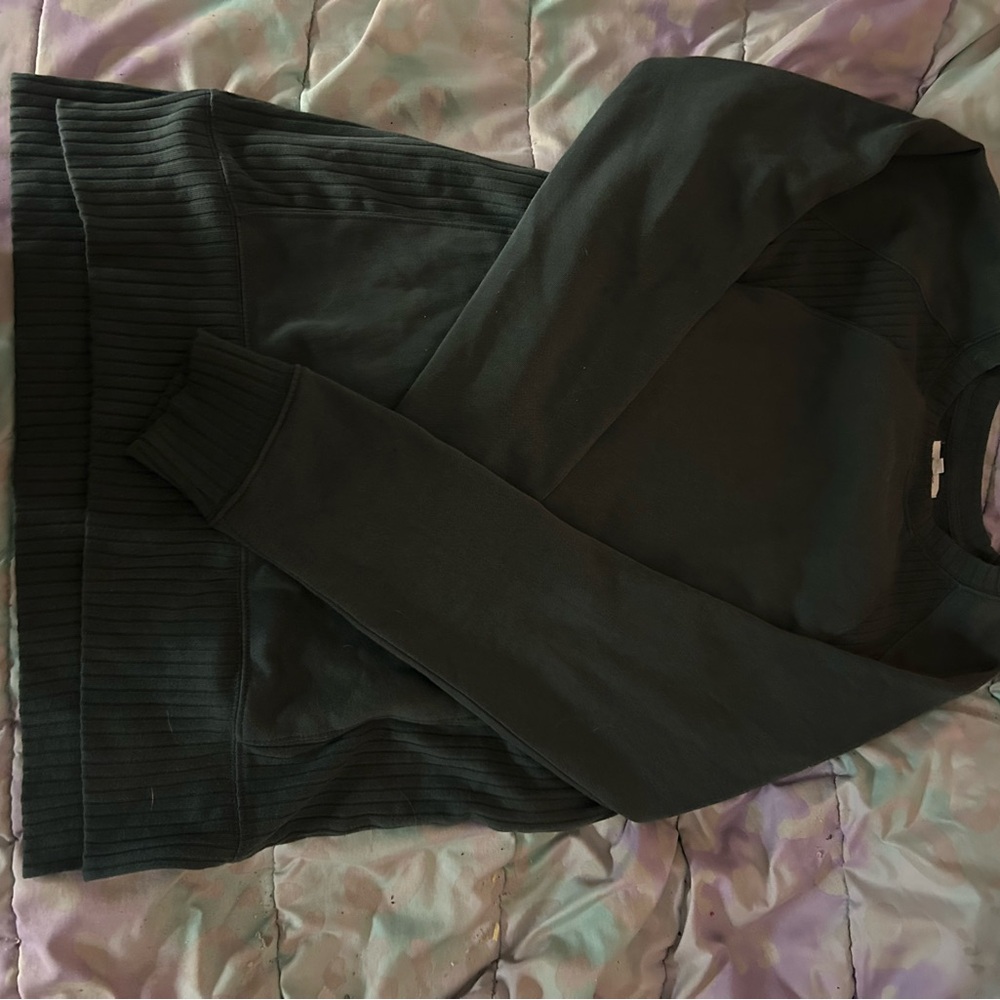 Women’s Dark Green Crewneck Sweater